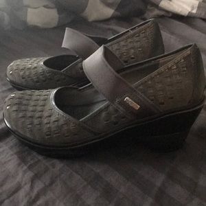 Jambi wedges size 7